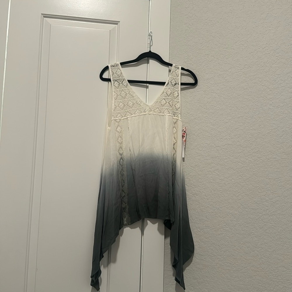 Gimmicks ombré trapeze top